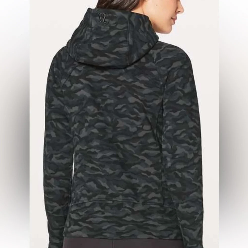 Lululemon scuba Hoodie light cotton fleece camo deep coal size 2 PTP 14.5” EUC